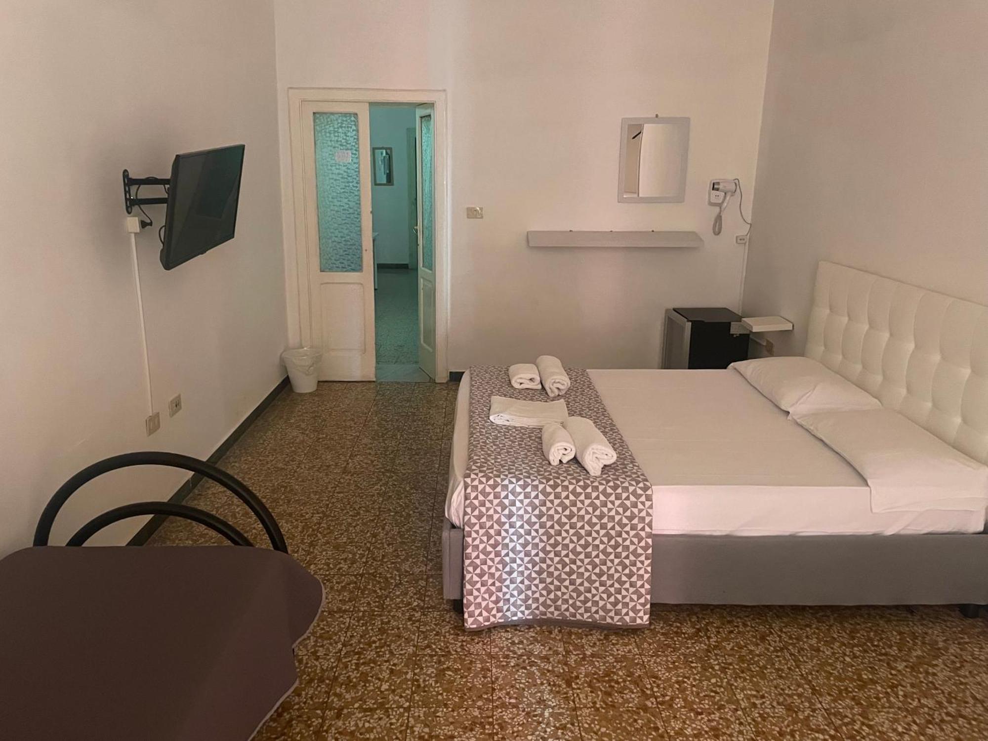 Dama Hostelbb 那不勒斯 外观 照片